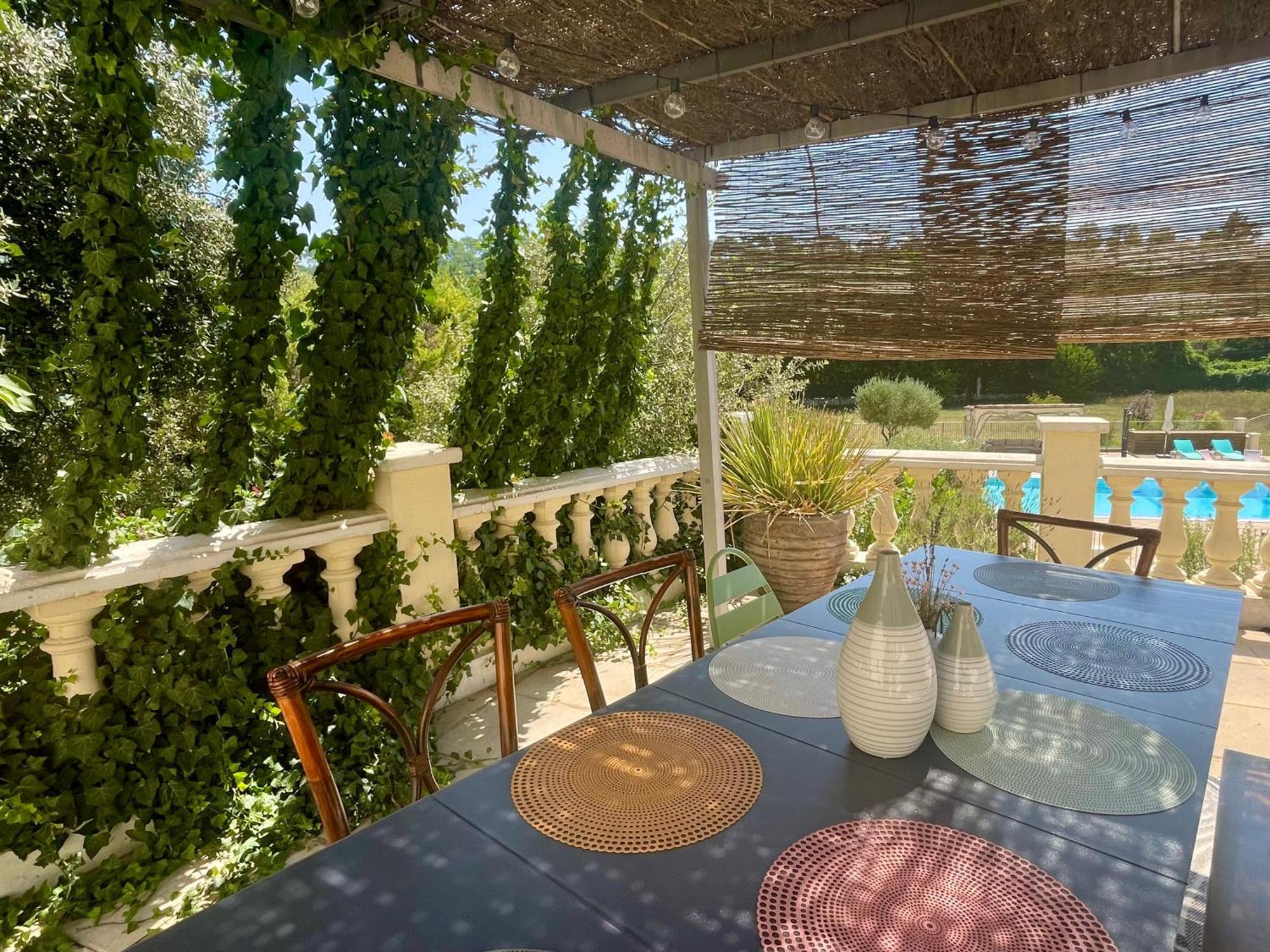 Villa Les Terrasses De Valerian Brignoles Exterior foto
